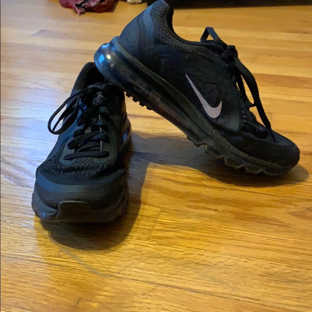Nike Tennis Shoes